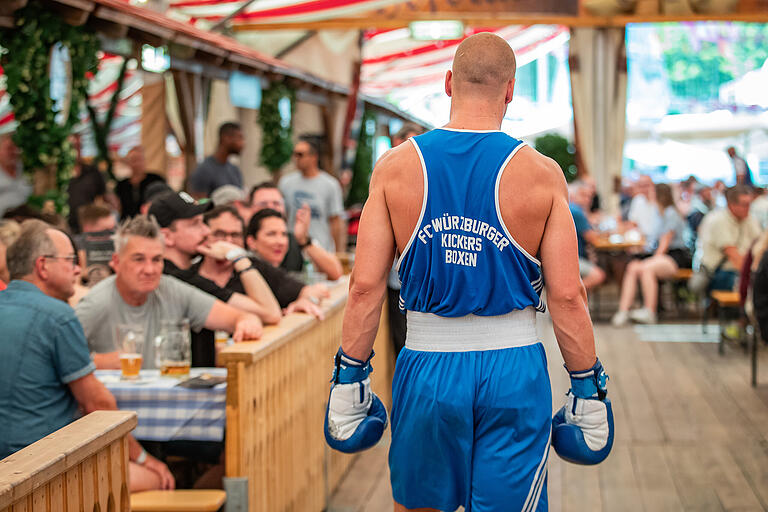 Kai Friedensohn auf dem Weg in den Boxring.&nbsp;