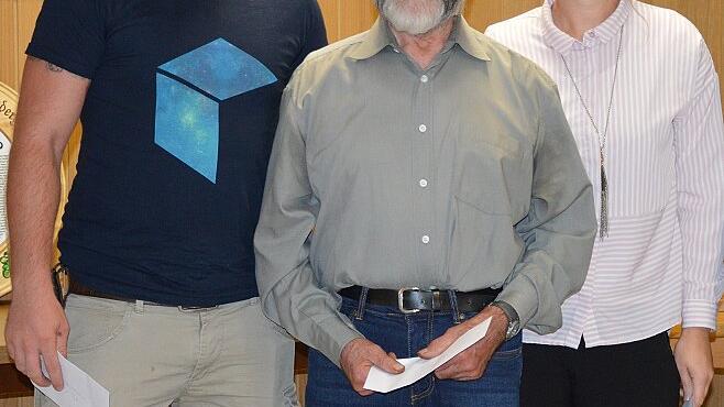 Sieger der Disziplin Wettschießen für erwachsene Nichtmitglieder (von links): Johannes Schraud, Oskar Reinfelder, Stefanie Kissner. Sieger der Disziplin Wettschießen für erwachsene Nichtmitglieder (von links): Johannes Schraud, Oskar Reinfelder, Stefanie Kissner.
