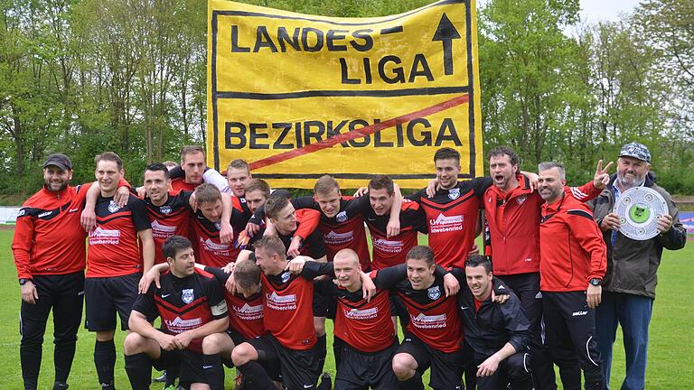 Die Bezirksliga-Meisterschaft mit der DJK Schwebenried/Schwemmelsbach hat bei Mario Schindler (hinten links) bleibenden Eindruck hinterlassen.