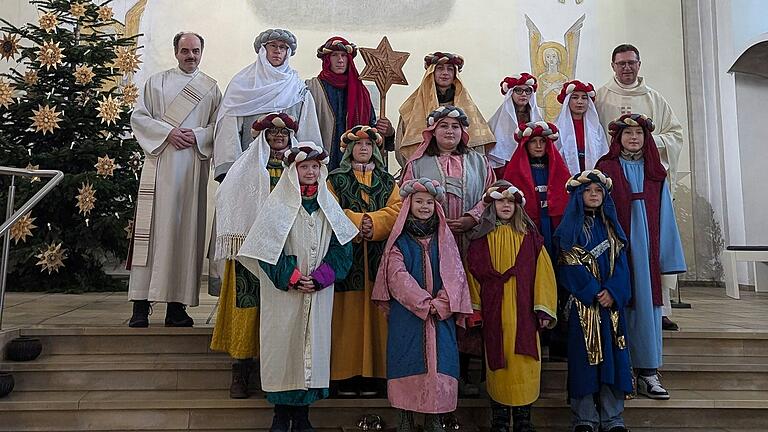 Aussendung der Sternsinger in St. Konrad Gartenstadt. Aussendung der Sternsinger in St. Konrad Gartenstadt.