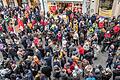 Rund 2000 Menschen nehmen am Sonntag an der 'Demonstration der Demokratinnen und Demokraten – gegen Hass und Spaltung' teil.
