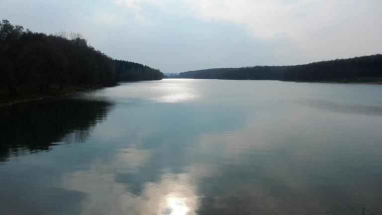 Die Stimmungen am See wechseln mit den Tages- und den Jahreszeiten.