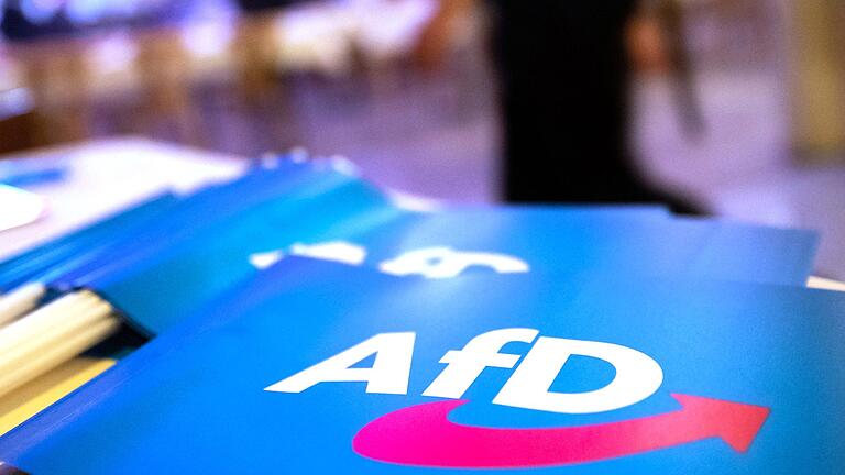 AfD.jpeg       -  Die AfD steht im Visier des Verfassungsschutzes und könnte bald als gesichert extremistisch eingestuft werden.