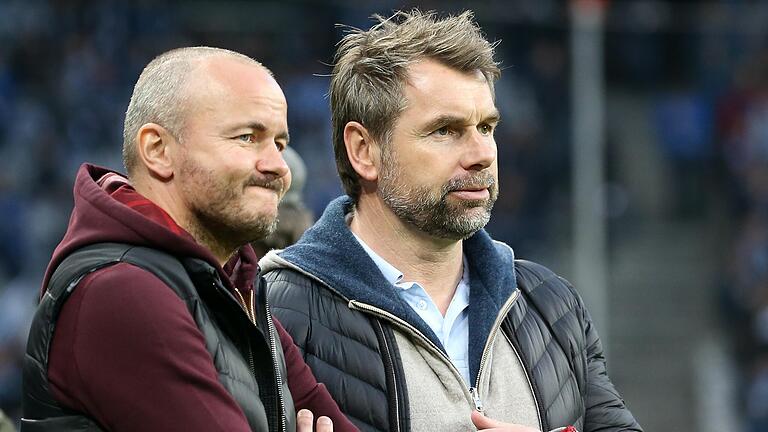 Mit Trainer Bernd Hollerbach schafften Thorsten Fischer und die Kickers den Sprung in die 2. Bundesliga, mussten nach einem Jahr aber wieder absteigen.