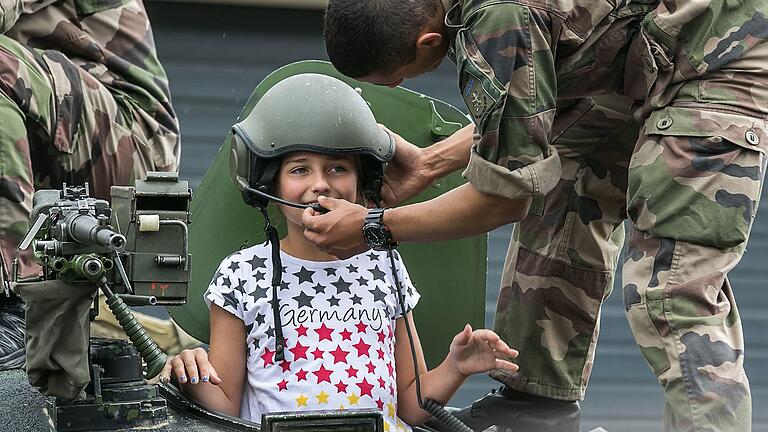 Tag der offenen Tür bei der Bundeswehr - Tag der offenen Tür bei der Bundeswehr Tag der offenen Tür bei der Bundeswehr - Tag der offenen Tür bei der Bundeswehr