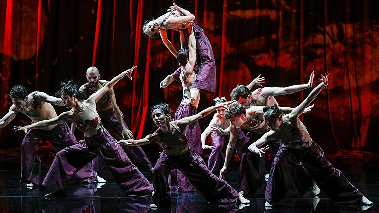 Ein Spiel mit Intimität und Leidenschaft: das Tanzstück 'Eros'.&nbsp;