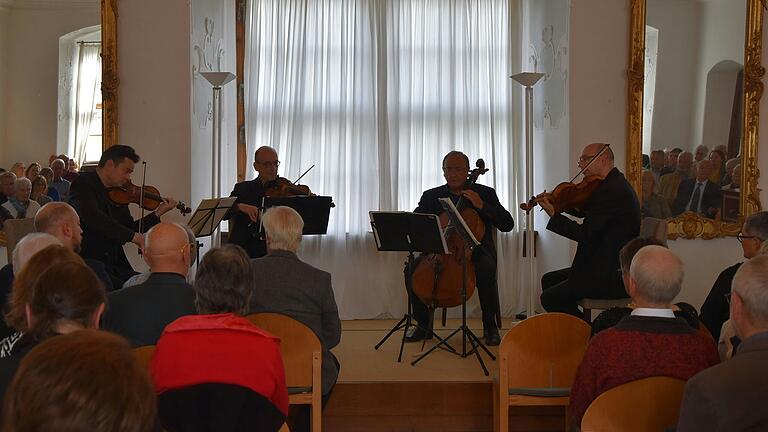 Das Herbstkonzert im Spiegelsaal von Oberschwappach fand begeisterten Zuspruch.