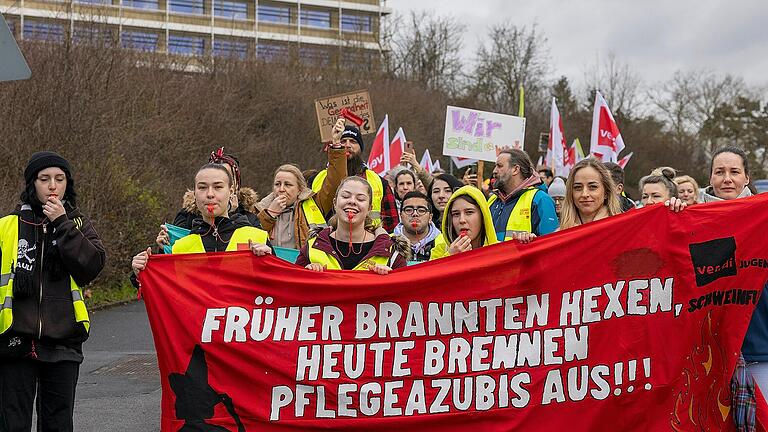 Und auch Auszubildende wollen mehr Geld. Die Forderung: Mindestens 200 Euro.