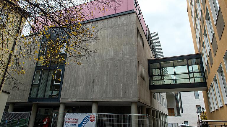 Abriss und Neubau des Kassengebäudes der Stadt neben dem Rathaus ist wegen der Coronakrise nicht mehr auf der Agenda der Großprojekte der Stadt.