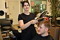 Jasmin Treffinger macht ihre Berufsausbildung zur Friseurin im Caritas-Don Bosco-Bildungszentrum viel Spaß.