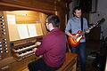 Eine ungewöhnliche Kombination: Steffen Link an der Orgel und Florian Homberg an der Gitarre. Das Konzert in der Klosterkirche am Kreuzberg begeisterte.