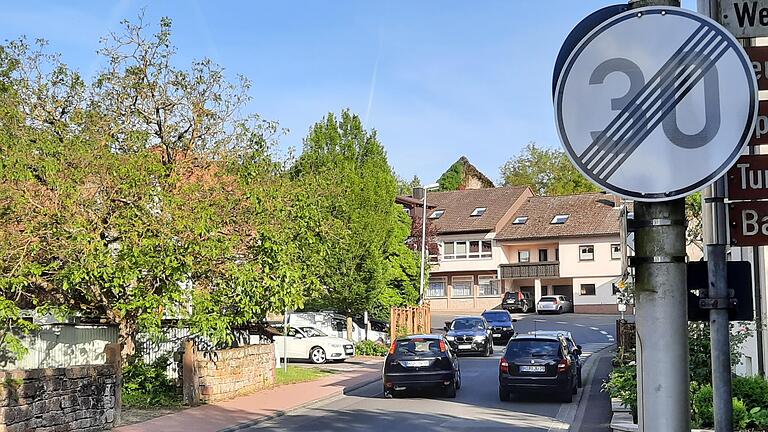 Geht es nach dem Gemeinderat Esselbach, wird die Zone 30 auf die Verkehrsschwerpunkte im Altort ausgeweitet. Geht es nach dem Gemeinderat Esselbach, wird die Zone 30 auf die Verkehrsschwerpunkte im Altort ausgeweitet.