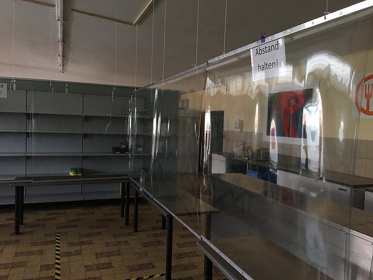 Ein ausgefeiltes Sicherheitskonzept hat die Tafel in ihrem Laden in der Brombergstraße entwickelt, um die Helfer und die Kunden vor einer Coronavirus-Ansteckung zu schützen. Ein ausgefeiltes Sicherheitskonzept hat die Tafel in ihrem Laden in der Brombergstraße entwickelt, um die Helfer und die Kunden vor einer Coronavirus-Ansteckung zu schützen.