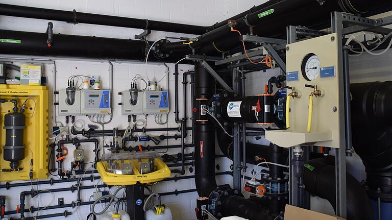 Die technische Anlage des Freibads Schraudenbach sorgt für einwandfreien Badespaß.