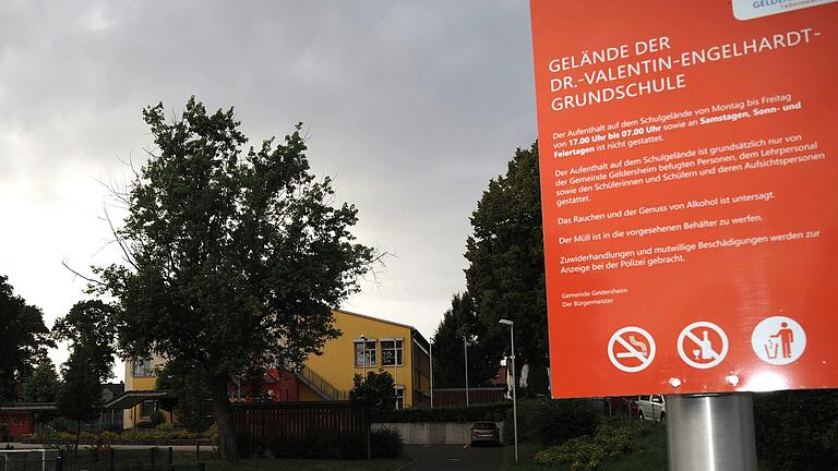 Wenn es um Vandalismus auf dem Schulgelände geht, versteht die Gemeinde keinen Spaß mehr: Nun sollen hier nachts Kameras mitfilmen.