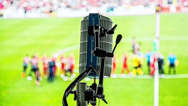 Wie von Geisterhand gesteuert: Mit 180-Grad-HD-Kameras  werden bald auch Fußball-Bayernliga-Spiele live ins Internet übertragen.