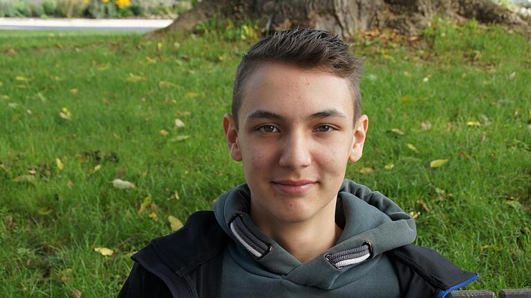 'Nach der Schule mache ich eine Ausbildung als Mechatroniker bei Siemens' – Julius Genßler (17) aus Ostheim 'Nach der Schule mache ich eine Ausbildung als Mechatroniker bei Siemens' – Julius Genßler (17) aus Ostheim