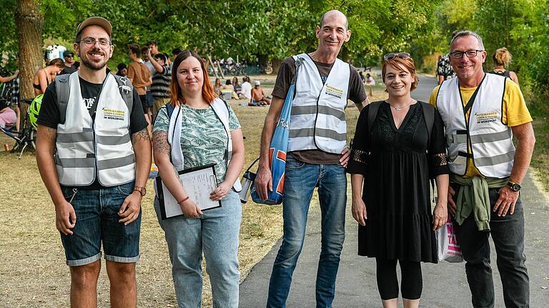 Die Mediatoren und Mediatorinnen des Projekts 'Miteinander leben und feiern': Jochen Sauer, Sabrina Waldmann, Thilo Wolf, Projektleiterin Jenifer Gabel und Stefan Schneider (von links).