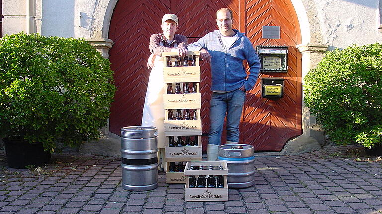 Erik Löschner (links) von der Sternbräu Albertshofen zusammen mit Bastian Kiemer im Jahr 2017.