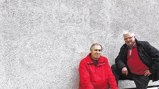 Päuschen auf den geheimnisvollen Steinen: Dirk Eujen und Wolfgang Hergenröther.BAST Päuschen auf den geheimnisvollen Steinen: Dirk Eujen und Wolfgang Hergenröther.BAST
