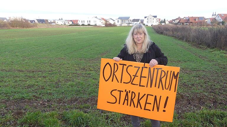 Braucht Grafenrheinfeld einen Vollsortimenter an der Mainbrücke? Angela Hauck und weitere Organisatoren eines Bürgerbegehrens sagen &quot;Nein&quot;.