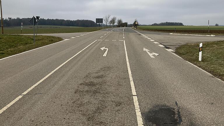 Die Kreisstraße 2869 bei Creglingen-Wolfsbuch. Die Fahrbahn soll auf einer Strecke von circa 4,3 Kilometern saniert werden.