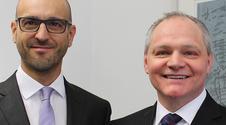 Sehen die Unternehmen in der Region gut aufgestellt, was die Corona-Krise angeht: Manuel Durlak (links), Leiter der Abteilung Unternehmerkunden bei der Commerzbank in Würzburg, und Niederlassungsleiter Stefan Hecht.