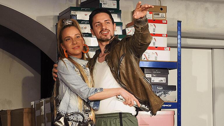 Bonnie und Clyde begeisterten im Keller des Theater Chambinzky.