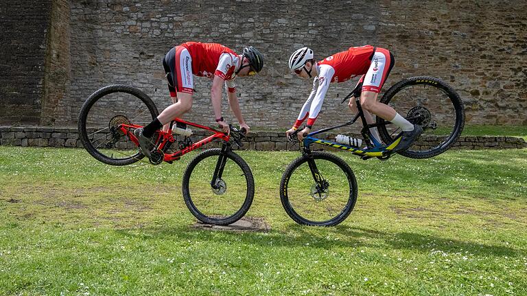 Max Braun (links) und Martin Schirmer (rechts) vom Schweinfurter Radverein trainierten mit ihren Mountainbikes bei den Bike Days in Schweinfurt.