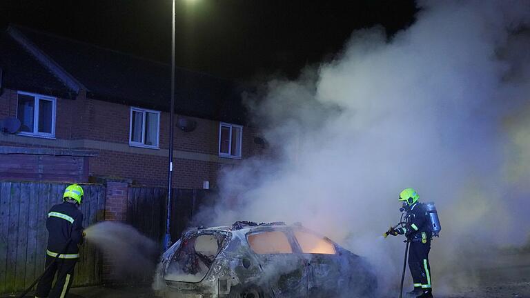 Nach Bluttat in Southport - Krawalle in Hartlepool       -  Premier Starmer will sich mit Polizeichefs treffen.