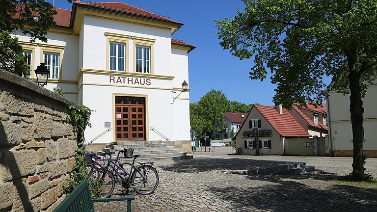 Im Rathaus in Schwebheim gab es Konflikte zwischen einzelnen Mitarbeitern und der Geschäftsleitung sowie dem Bürgermeister. Die Betroffenen machten das öffentlich, im Gemeinderat wehrte sich die Verwaltung gegen die Vorwürfe.