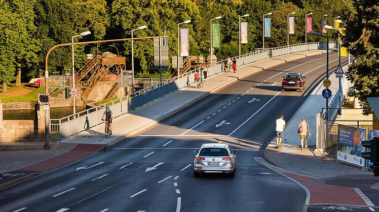 Die Kreuzung nach der Maxbrücke zum Paul-Rummert-Ring wird sich auch durch den Neubau der Maxbrücke nicht wesentlich ändern.