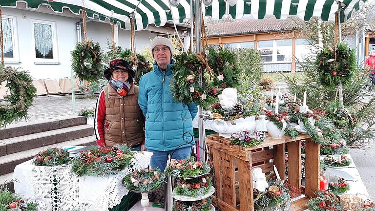 Handwerkliches und Selbstgemachtes gab es auf dem Weihnachtsmarkt der Nüdlinger Werkstatt der Lebenshilfe.       -  Handwerkliches und Selbstgemachtes gab es auf dem Weihnachtsmarkt der Nüdlinger Werkstatt der Lebenshilfe.