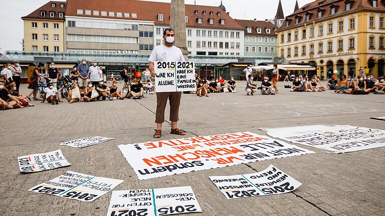 Bei der Demonstration in Würzburg ging es auch um die Perspektive geflüchteter Menschen.