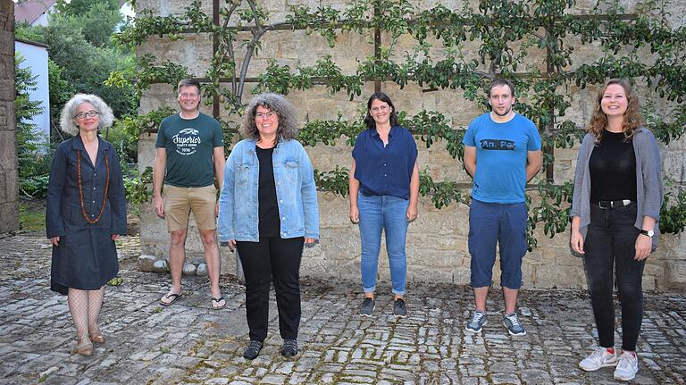 Das Leitungsteam des neugegründeten Vereins Literaturhaus Würzburg (von links): Regina Frisch, Andreas Arnold, Belinda Haas, Elena Riedel, Andreas Peter und Marie Fenzl.