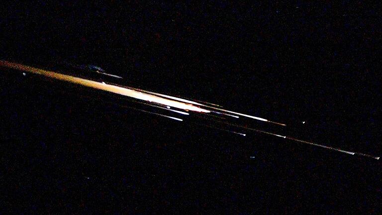 Spektakuläre Bilder, aber kein Meteor: Ein Starlink-Satellit verglühte beim Eintritt in die Atmosphäre.