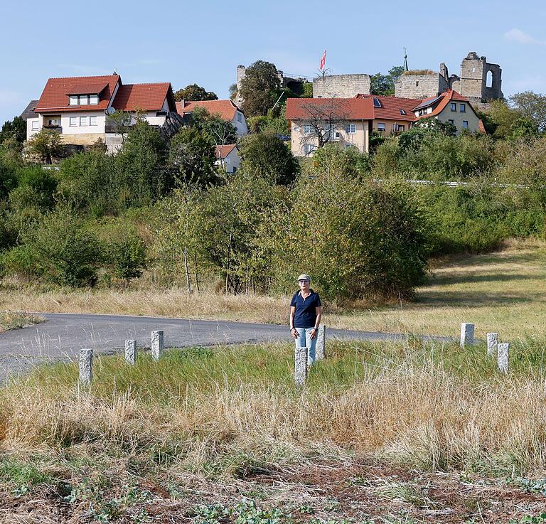 Galgen und Richtblock wurden wohl nur provisorisch aufgerichtet und nach Gebrauch wieder eingelagert. Der Standort soll sich sicher in der Mitte des umrandeten Bereichs befunden haben. Galgen und Richtblock wurden wohl nur provisorisch aufgerichtet und nach Gebrauch wieder eingelagert. Der Standort soll sich sicher in der Mitte des umrandeten Bereichs befunden haben.