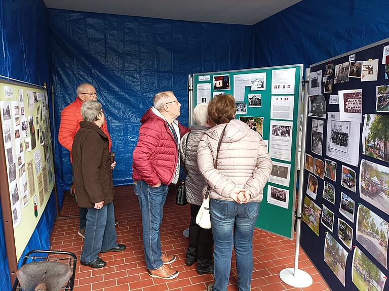 Die Ausstellung zur 800 Jahrfeier in Brunntal stieß auf großes Interesse bei der Bevölkerung. Die Ausstellung zur 800 Jahrfeier in Brunntal stieß auf großes Interesse bei der Bevölkerung.