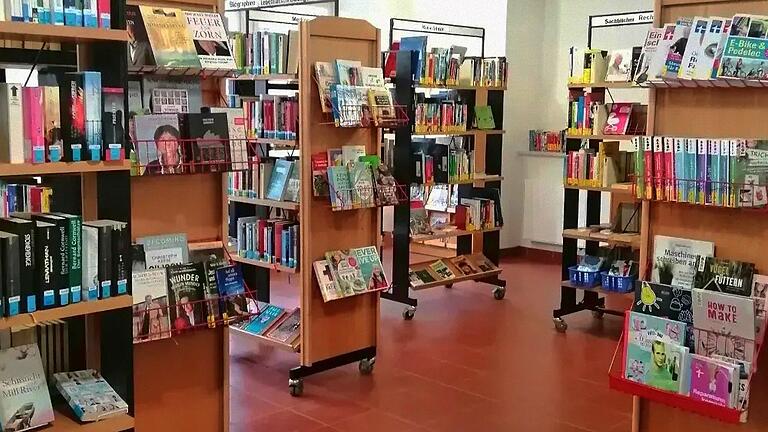 Die Bibliothek des Marktes Stadtlauringen feiert in diesem Jahr ihren 40. Geburtstag. Bei der Vorstellung der Bilanz 2024 konnte Conny Metz, die Leiterin der Bücherei, zufriedenstellende Zahlen verkünden. Die Bibliothek des Marktes Stadtlauringen feiert in diesem Jahr ihren 40. Geburtstag. Bei der Vorstellung der Bilanz 2024 konnte Conny Metz, die Leiterin der Bücherei, zufriedenstellende Zahlen verkünden.