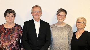 Das neue Vorstandsteam des Trimm-Dich-Vereins Ebenhausen: (von links) Irmgard Hilpert (Kassiererin), Werner Dengler (1. Vorsitzender), Martina Meißner (2. Vorsitzende neu) und Carola Schneider (Schriftführerin)       -  Das neue Vorstandsteam des Trimm-Dich-Vereins Ebenhausen: (von links) Irmgard Hilpert (Kassiererin), Werner Dengler (1. Vorsitzender), Martina Meißner (2. Vorsitzende neu) und Carola Schneider (Schriftführerin)