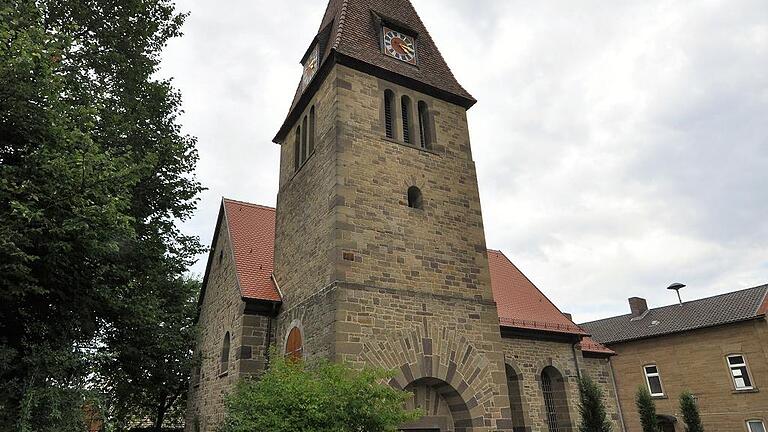 Sie ist eines der herausragenden Gebäude in Martinsheim, die evangelische Kirche.