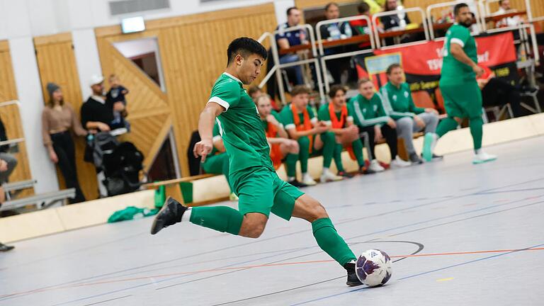 Jan-Mauries Caballero im Spiel seines FV Karlstadt gegen den FC Iphofen, das 0:0 endete. Jan-Mauries Caballero im Spiel seines FV Karlstadt gegen den FC Iphofen, das 0:0 endete.