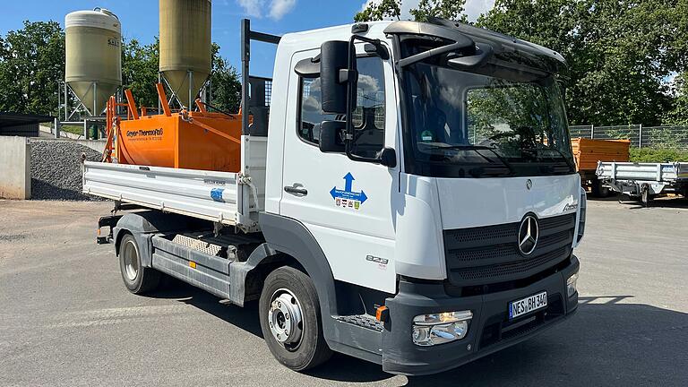 Die zweite Neuanschaffung bei der Bauhofgemeinschaft Brend-Saale ist ein gebrauchter LKW Mercedes Atego 823 K, Kosten  55.000 Euro