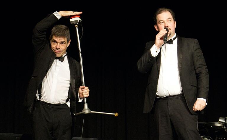 Das Duo 'Notenlos' brillierte auch als lebendige Jukebox. Das Duo 'Notenlos' brillierte auch als lebendige Jukebox.