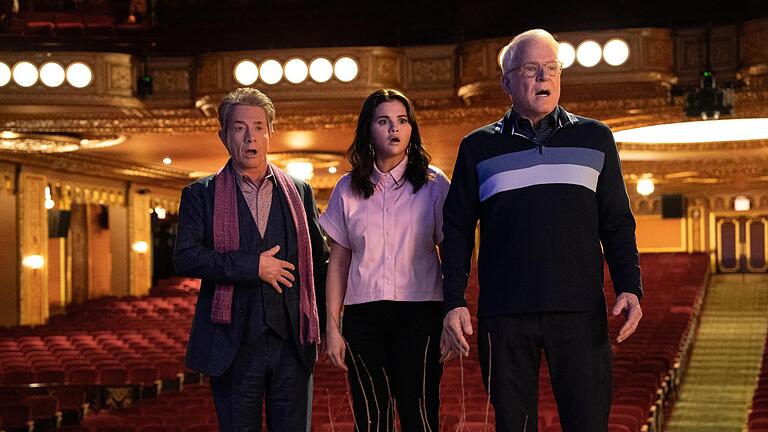 Disney+ - &bdquo;Only Murders in the buildung'       -  Oliver (Martin Short), Mabel (Selena Gomez) und Charles (Steve Martin)  sind wieder auf Mördersuche.