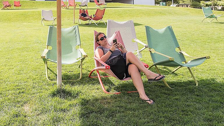 Bitte Schatten! Bei den extremen Temperaturen suchen die Landesgartenschaubesucher alle etwas kühlere Orte auf dem Gelände.