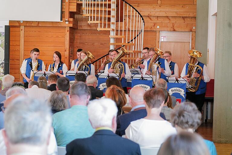 Auch für musikalische Unterhaltung war gesorgt. Auch für musikalische Unterhaltung war gesorgt.