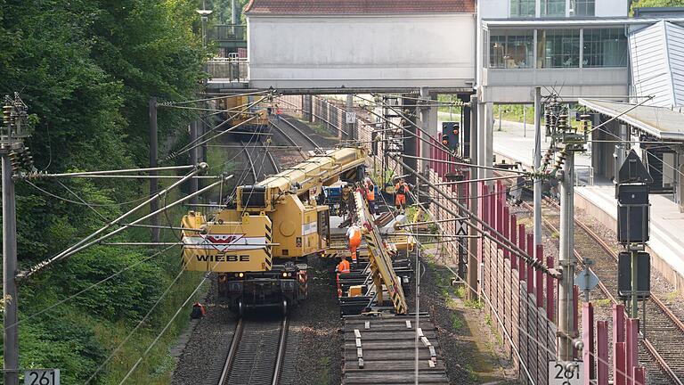 Bahn-Bauarbeiten zwischen Hamburg und Berlin       -  Schon jetzt wird auf der Strecke zwischen Hamburg und Berlin fleißig gebaut - im kommenden Jahr ist der Korridor erneut gesperrt. (Archivbild)