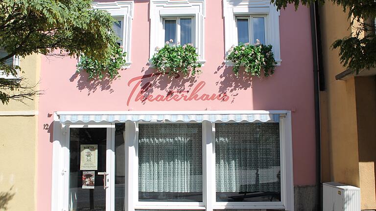Silvia Kirchhof hat den Mietvertrag im bisherigen 'Theaterhaus' in der Marktstraße zum Jahresende gekündigt. Silvia Kirchhof hat den Mietvertrag im bisherigen 'Theaterhaus' in der Marktstraße zum Jahresende gekündigt.