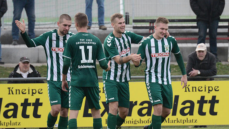 Anand Anders       -  Heimsieg für die Grabfeld-Gallier. Sie gewannen gegen den FSV Erlangen-Bruck mit 3:1.